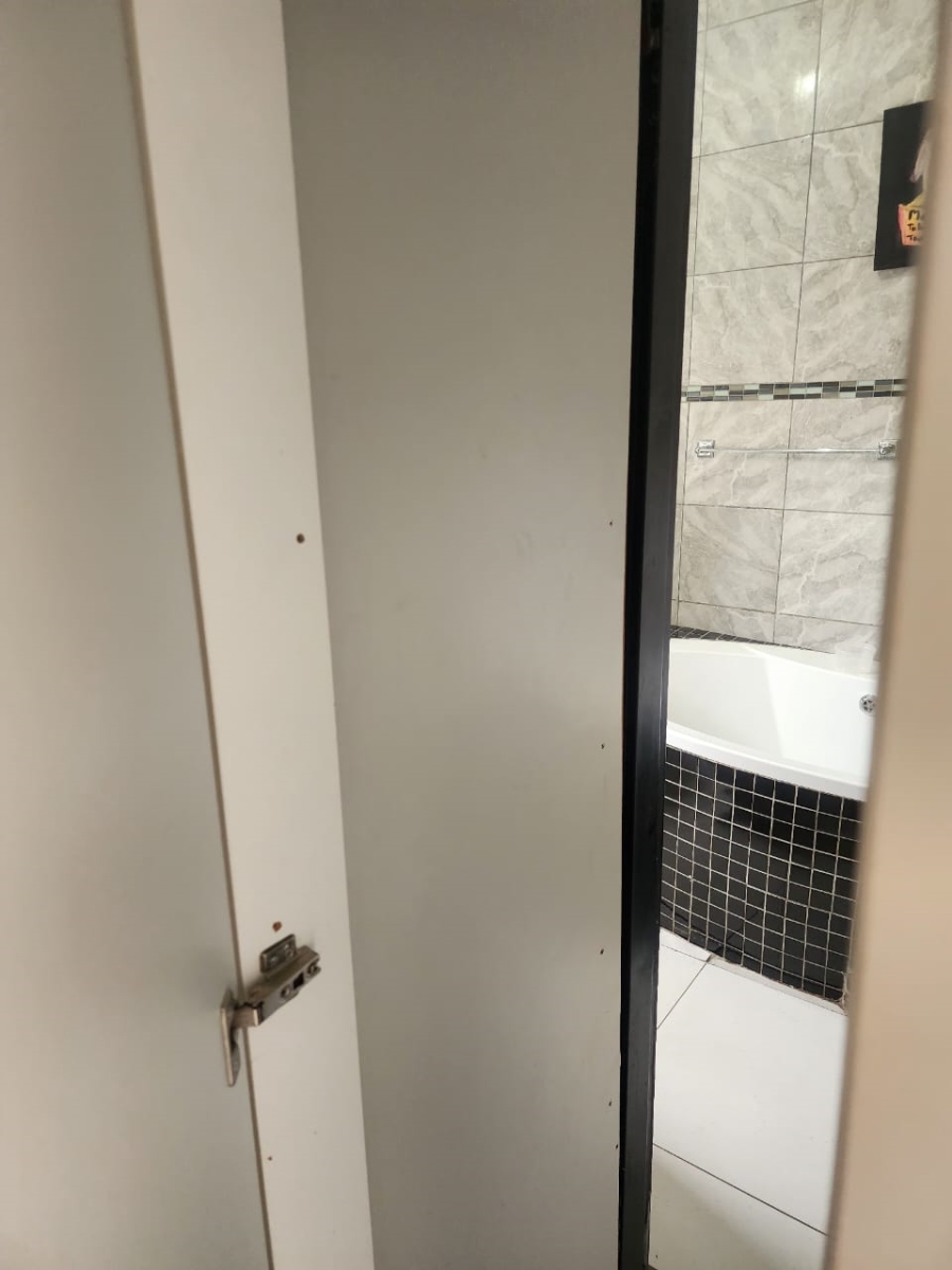 4 Bedroom Property for Sale in Flamwood North West